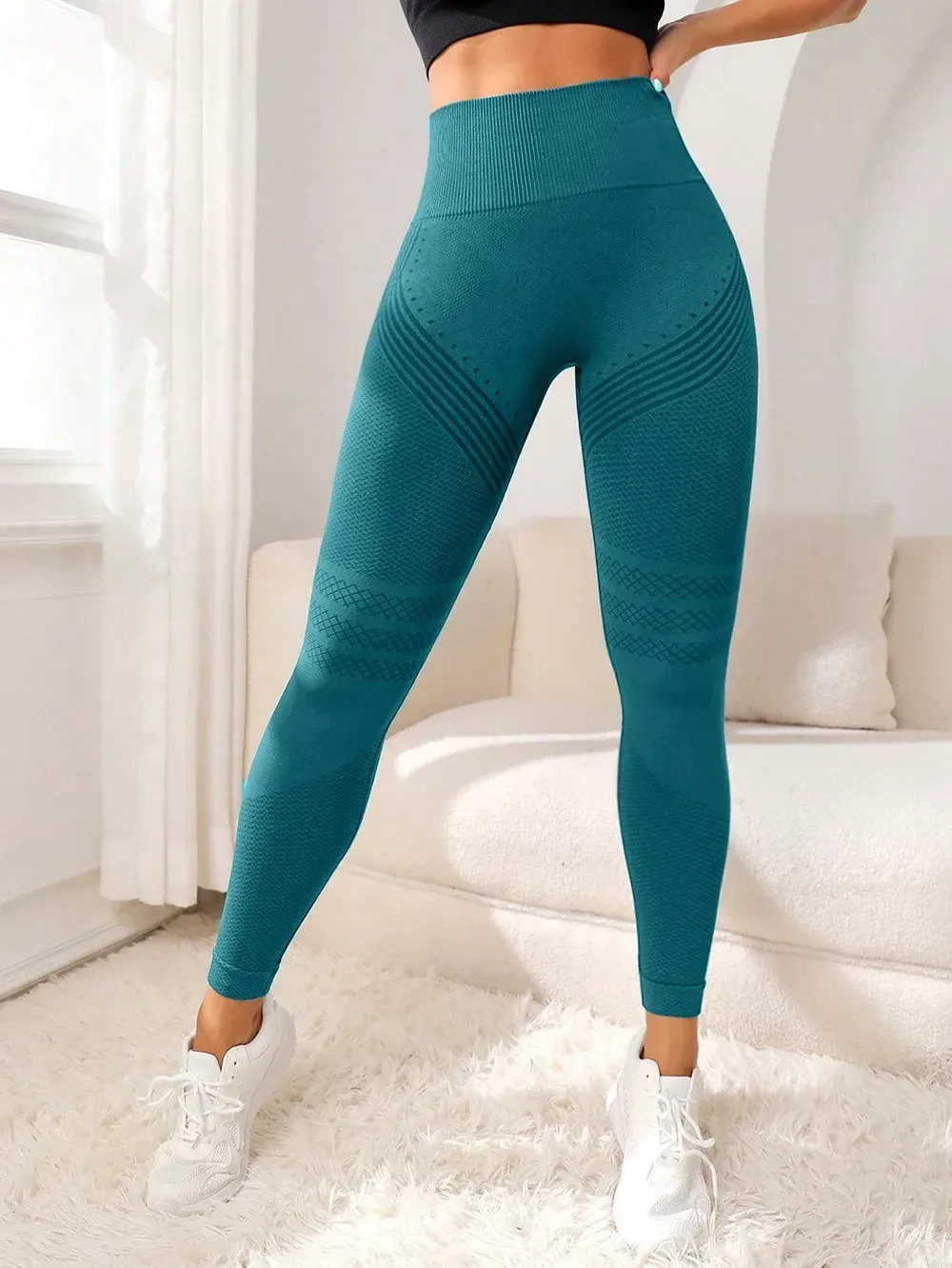 front view of peacock green high waisted lifting leggings